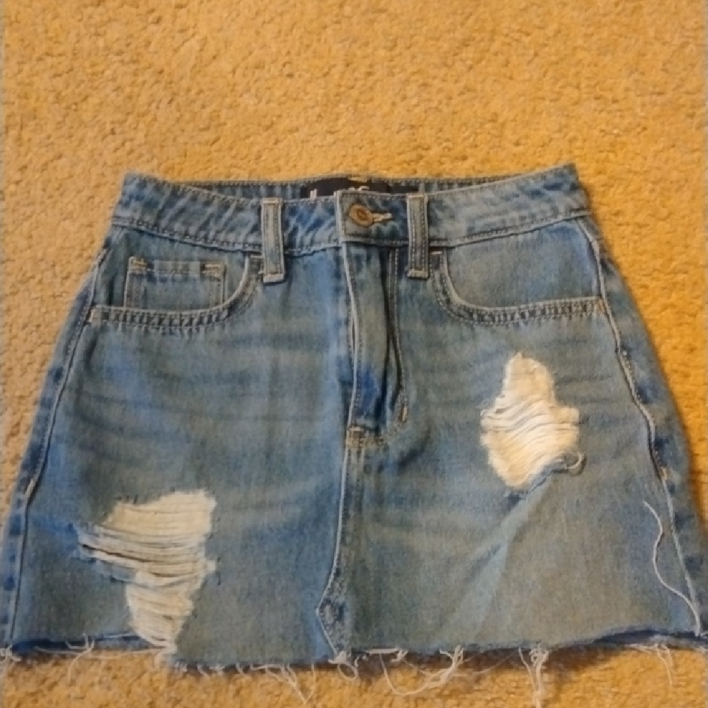 Hollister: Distressed Jeans Skirt ( Size 00/ 23 Waist ) Excellent Condition $14
